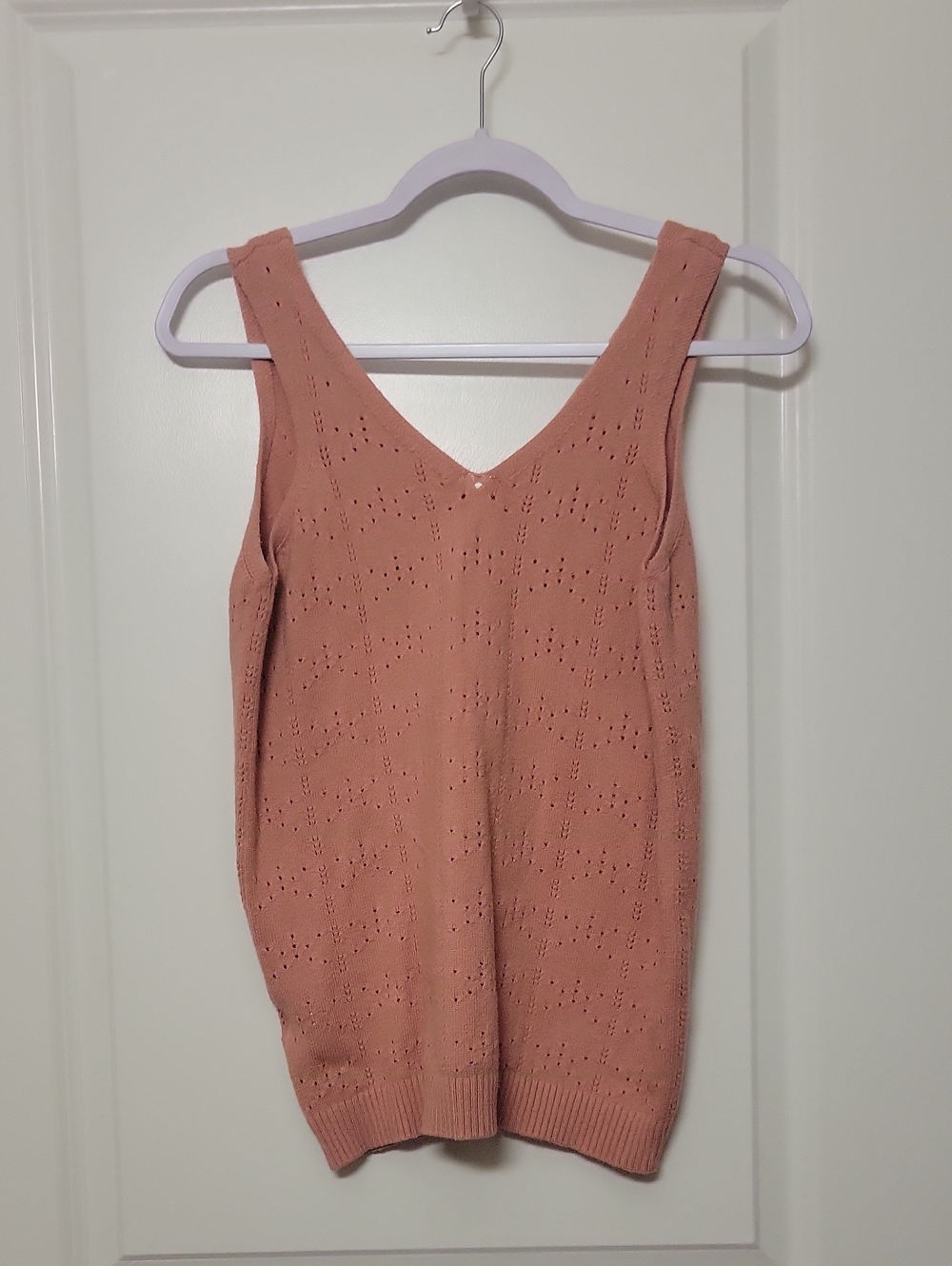 Sleeveless V-Neck Knit Tank Top in Dusty Rose